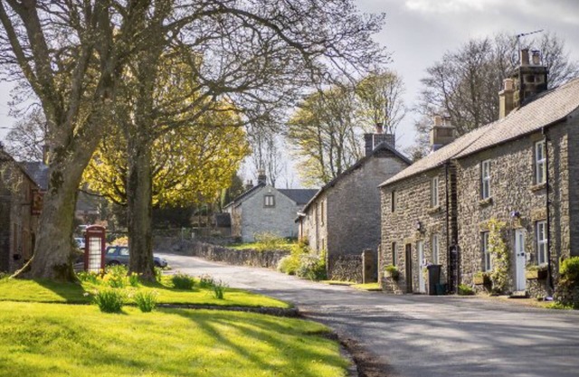 Derbyshire home with breathtaking surroundings