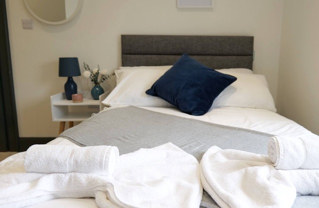 Derry City, Northern Ireland - Waterside Rooms (Room 4)