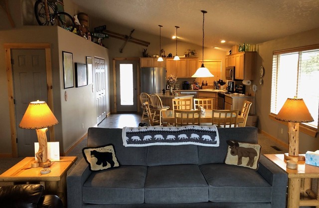 'Desert Sage' Relax and Unwind in Beautiful Central Oregon