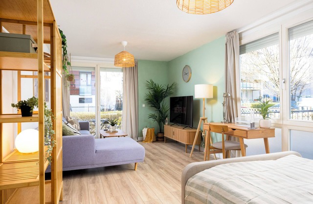 Design Studio I Center I Green