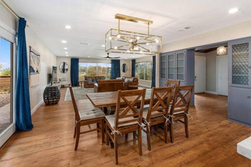 Designer 4 BR La Mesa Home w/Yard and BBQ
