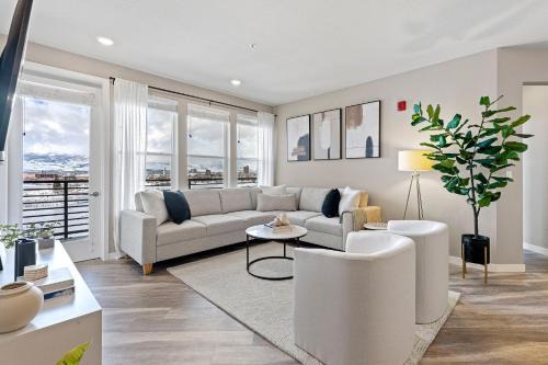 Designer Apt w Jacuzzi Walk To Casino & iMax