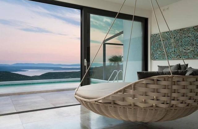 Designer holiday home with hot tub