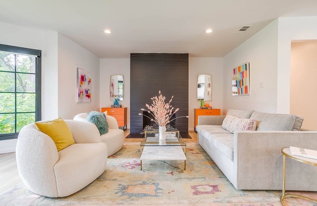 Designer home right in the heart of FWTX two miles west of downtown