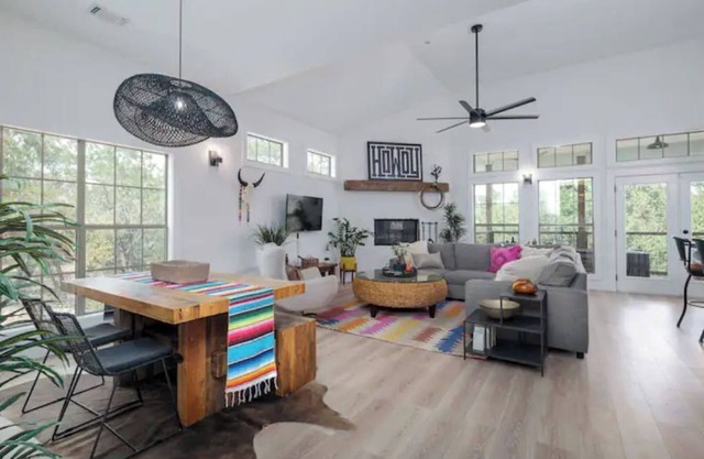 Designer TX Hill Country Ranch -Chillaxin Vibes & Views, Family & Fido Friendly