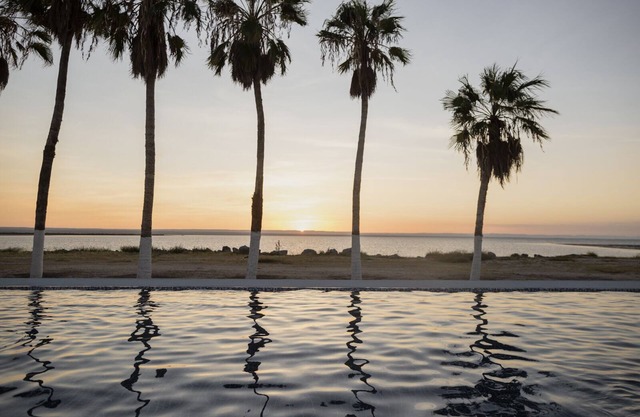 Detached 4 bedroom three bathrooms private villa with shared park and pool