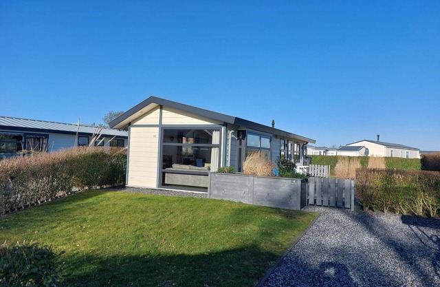 Detached 4-person holiday home.