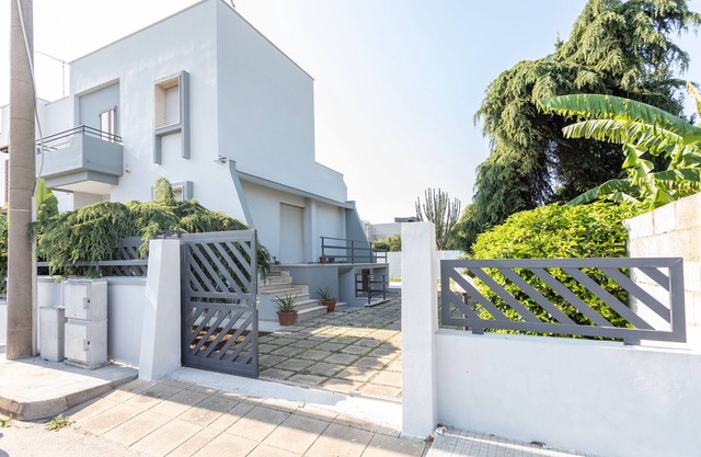Detached apartment surrounded by greenery, in the quietness a stone's throw from the center
