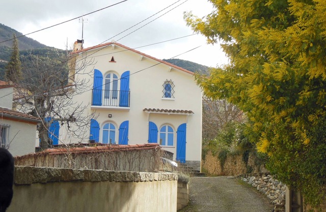 Detached character house with large garden, two minutes from Ceret town centre