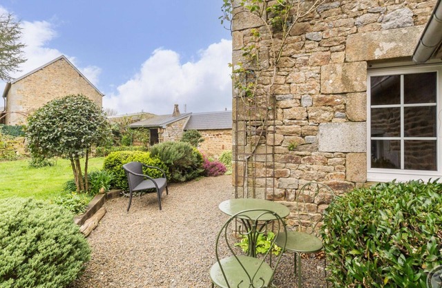 Detached house with enclosed garden in Normandy