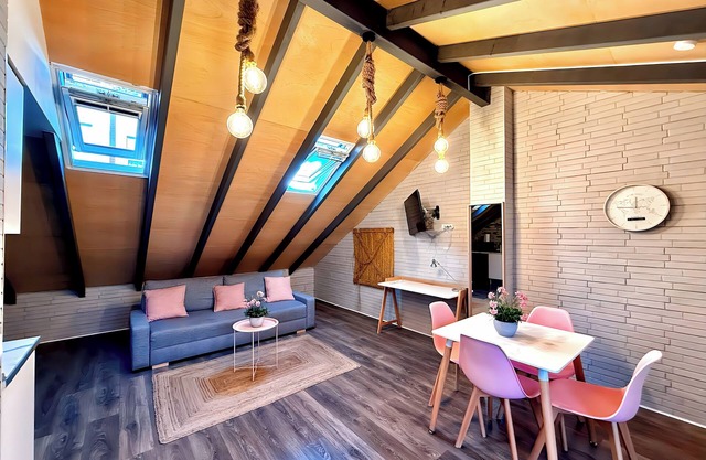 Detached loft 5 with shared pool in downtown Valencia