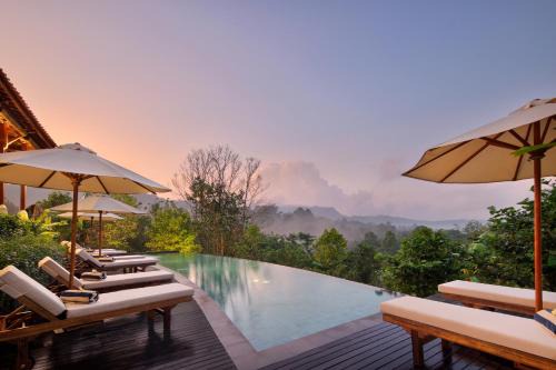 Devani Resort Sidemen