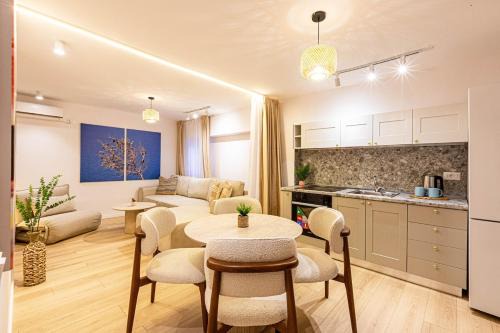 Dhermi's Icon Big 1BR Ap 1