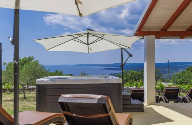 Di Nelo by Interhome