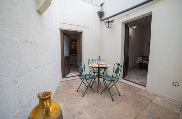 Dimora San Giorgio Boutique Apt. Airco, Martano, Italy