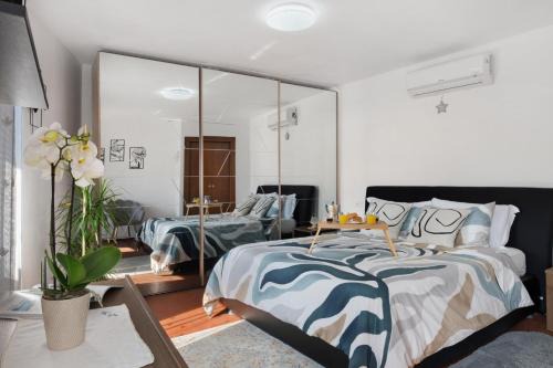 Dina’s Flower House