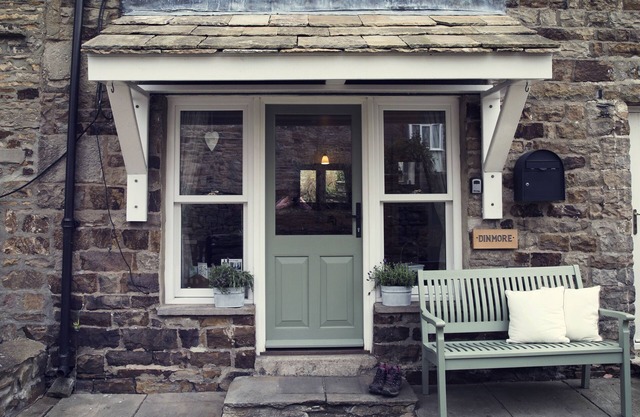 Dinmore, a quirky stone cottage for 2 people near the green in Reeth, Swaledale