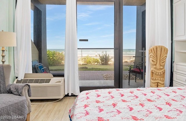 Direct Ocean Front 1st Floor Studio Unit! Hawaiian Inn