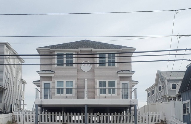 Direct Ocean Front Salisbury Beach Whole HousenDuplex 2 units side by side. New