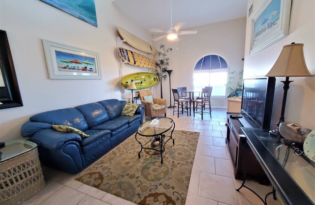 Direct Oceanview Multi-Level Penthouse - Pool, Hot Tub, Beach Access Sleeps 6