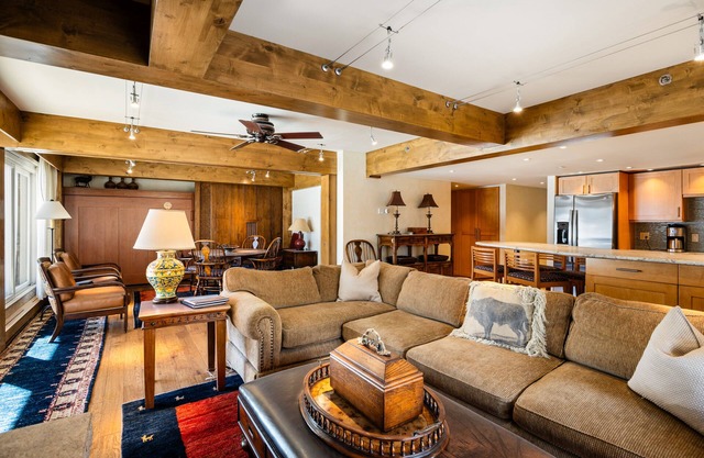 Direct Ski-in/Ski-out Stonebridge Condo 2 Bedroom Den 3 Bath Premier Rated Unit# 600/See desc if bringing a pet