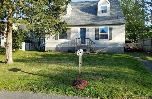 Discover Clinton charm, near premium outlet shopping and private beaches