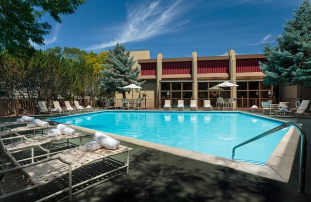 Discover the Best of Nevada's Wilderness! 2 Relaxing Units, Swimming Pool!