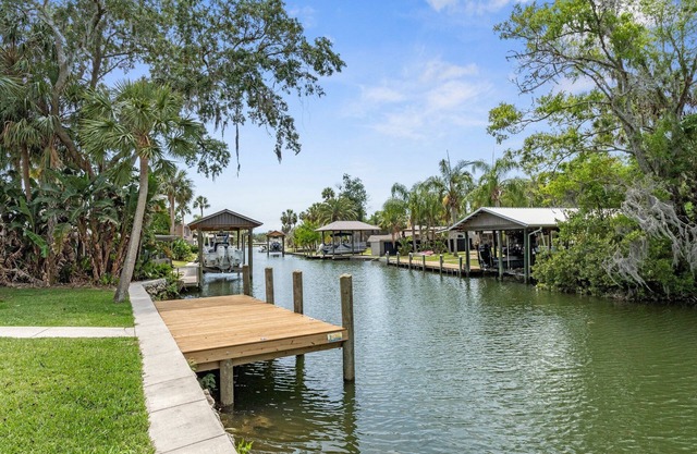 Discover Tranquility by the Riverside - Your Perfect Getaway Awaits!