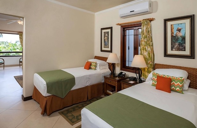 Discover West Coast of Barbados! Relaxing Units Near Cove Bay! Parking!