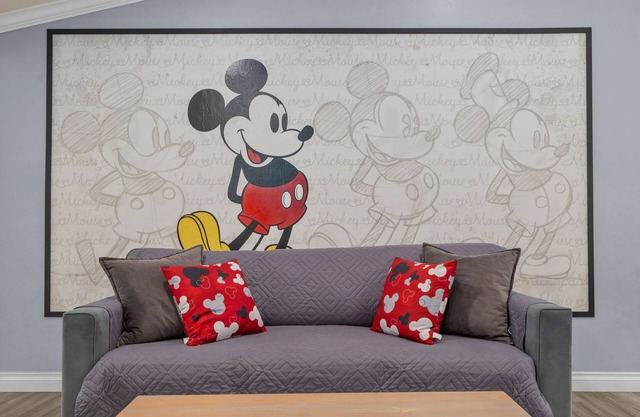 Disney Escape: Heated Pool, Arcade, Karaoke, and More!