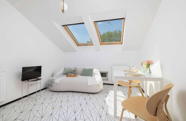 Dluga Beautiful Studio Air Conditioning