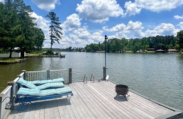 DO NOT Book! VRBO do mot to take off the listing despite cancellled add!