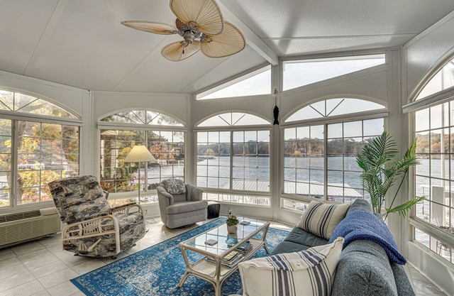 Dock & Kayaks: Lake Ozark Family Retreat