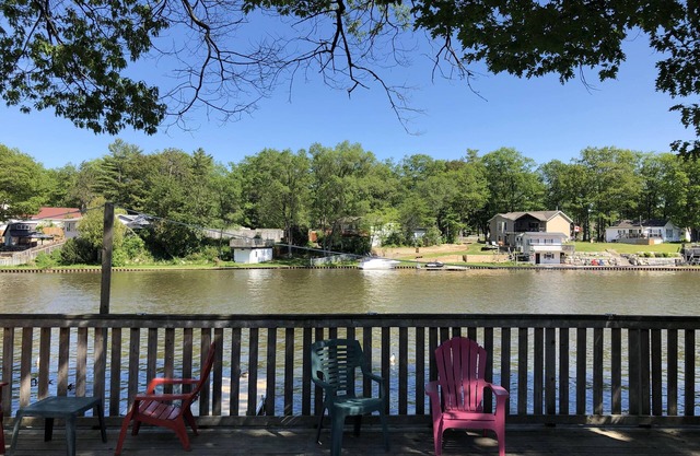 Dock Life Cottage 2 - Riverside, 1 Bedroom, Wasaga