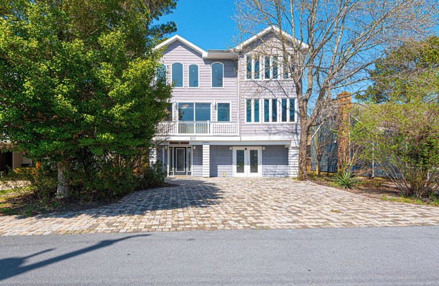 Dockside Daydream - Large home on canal w/elevator