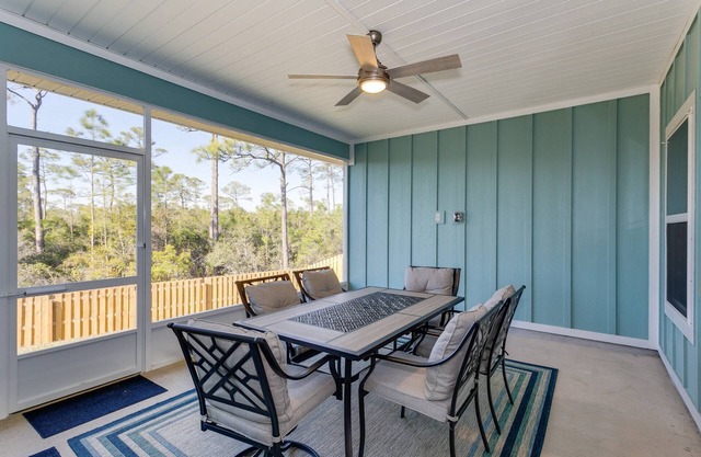 Dog Friendly |Fenced |New Build |Screened Patio |Minutes To Beach |King Master |2 Queens |Bunk Room