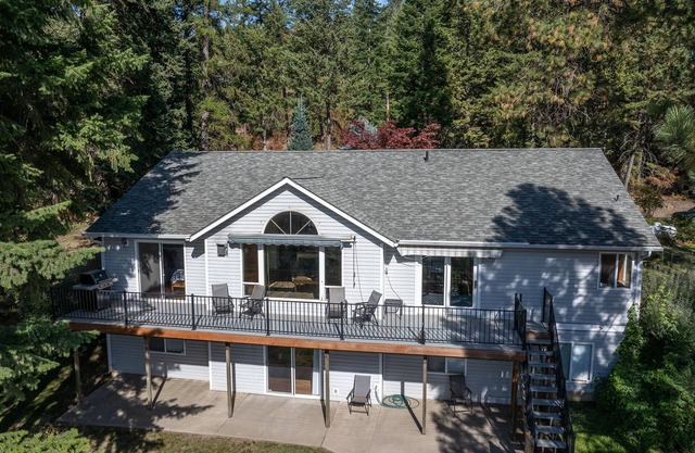 Dog-Friendly Lakeview Home w/Canoes & Game Room