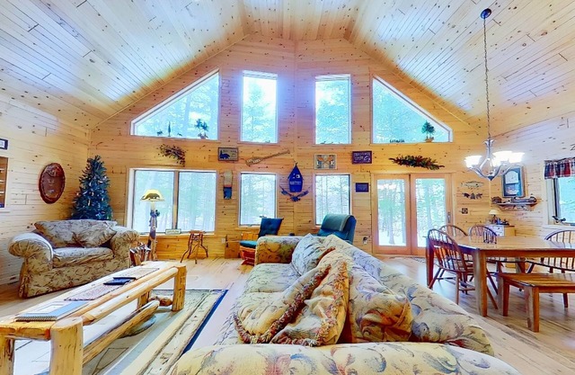 Dog-friendly lakefront lodge with firepit, dock, & gas fireplace