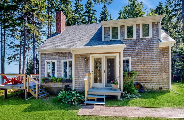 Dog-friendly, waterfront home on St. George River with shore access, great views