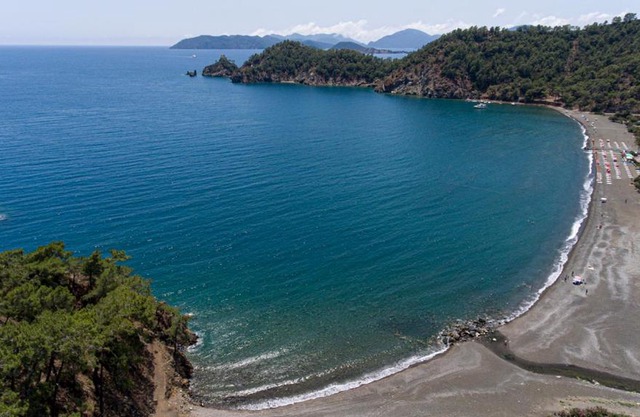 Doğa'nın içinde İnlice'de bir ev