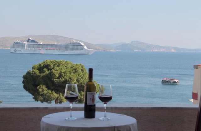 Doka Center Apartments