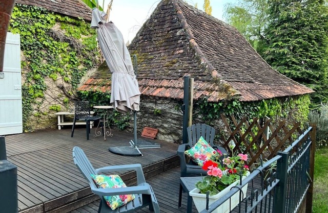 Domaine le Manoir, the Authentic cottage with private swimming pool and Spa