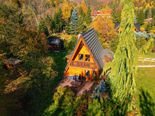 Domki Janosik - Góralski domek z kominkiem, przyjazny zwierzętom, ogrodzony, Łopuszna w Gorcach