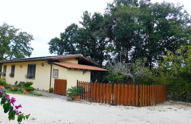 Domus Anghelos . in the Roman countryside