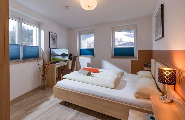 Doppelzimmer mit Bad ÜF - Haus Romeo - Alpine Gay Resort