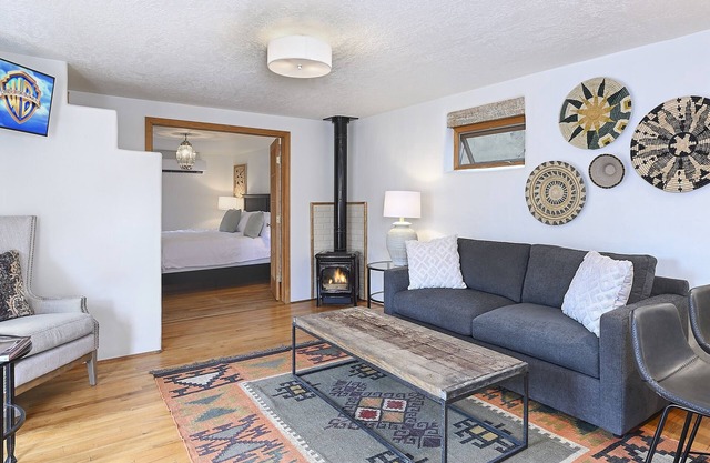 Dos Hermanas 4, 5, 6 & 8 | Downtown | Courtyard