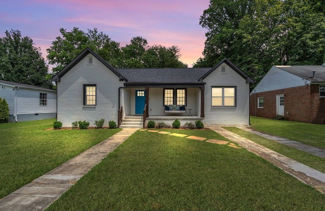 Double Diamond Rentals- 4bdr near MTSU/City Square