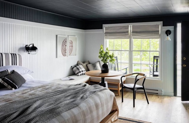 Double Queen w/Porch | Bluebird Ocean Point Inn | Private Beach Access