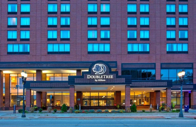 DoubleTree by Hilton Lansing