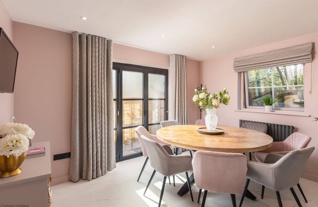 Dovecote House - Luxury Town House in centre of Market Town